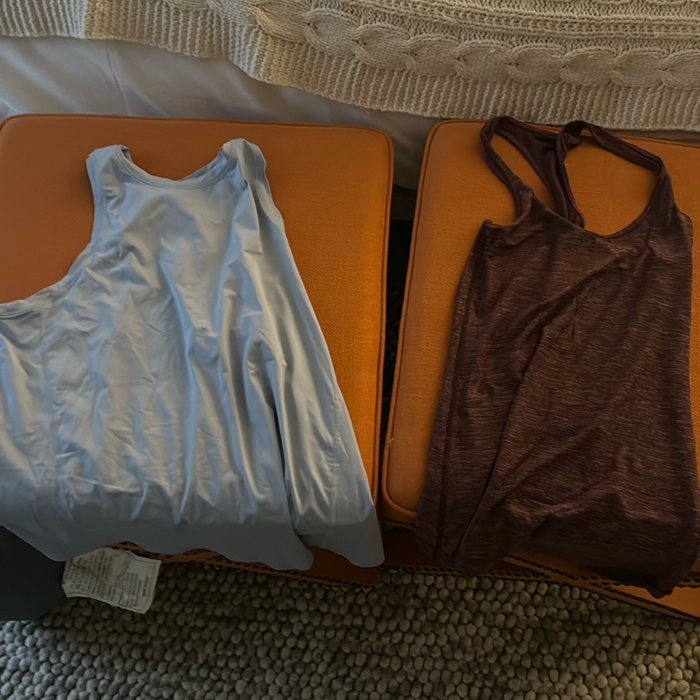 Lululemon tanks size 4 excellent condition